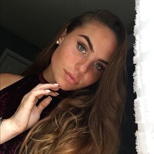 Meet your Posher, Alyssa